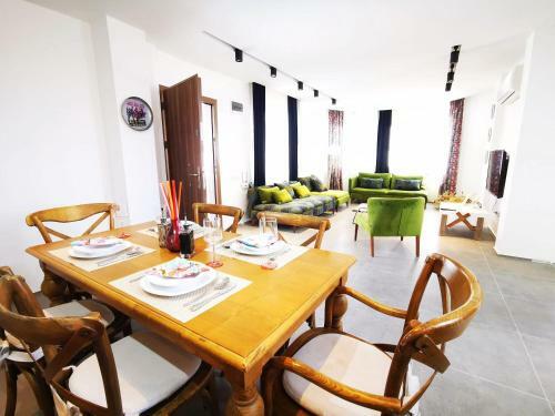 Stunning Villa With Private Pool In Antalya