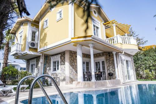 Villa Stone 2