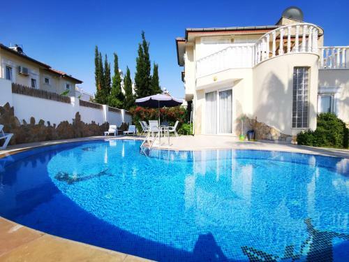 Outstanding Villa With Private Pool In Antalya