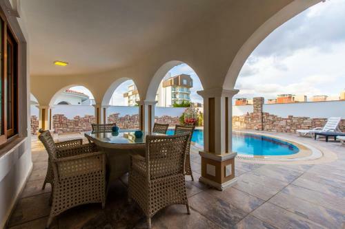 Luxurious Villa With Private Pool In Antalya