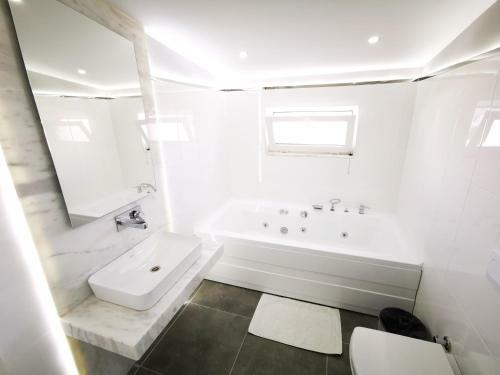 Spectacular Villa With Private Pool In Antalya