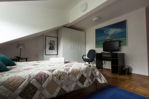 Rent0nline Brwinow Rooms