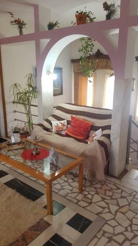 Hostal Lis House