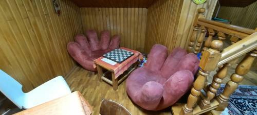 Hostal Lis House