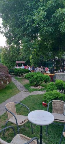 Hostal Lis House