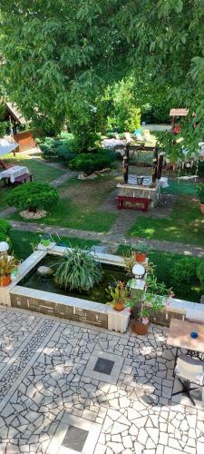 Hostal Lis House