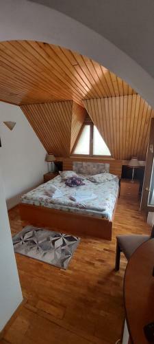 Hostal Lis House
