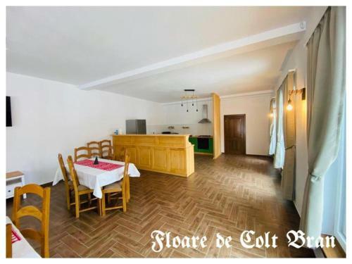 Hostal Floare De Col?-bran
