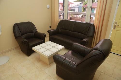 Donfarsha Apartments
