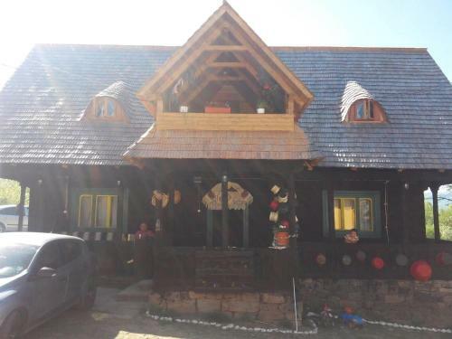 Conplex Traditional Casuta Bunicilor-breb