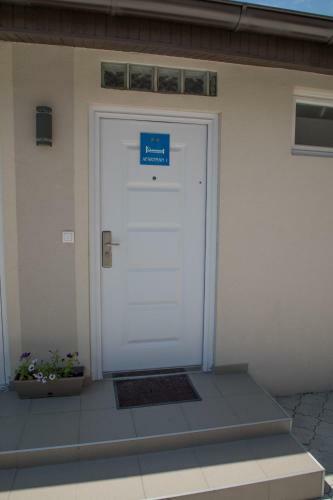 Dis Apartman 1