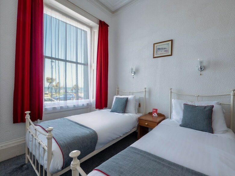 Whitehouse Hotel