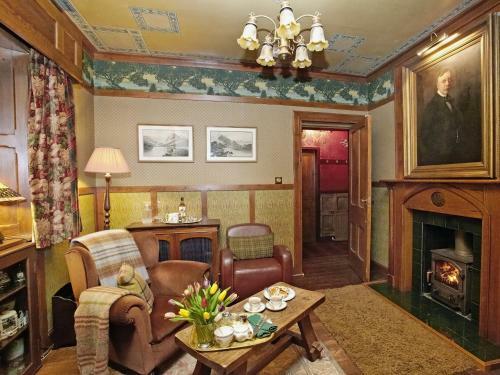 West Lodge