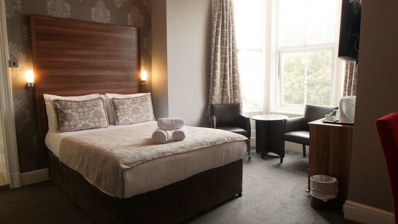 The Broadway Hotel