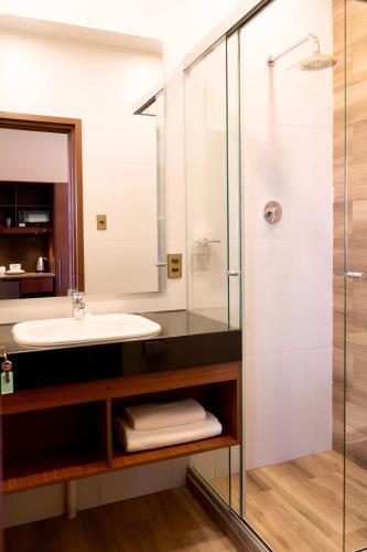 Hostal San Juan Suites