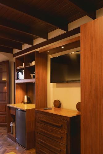 Hostal San Juan Suites