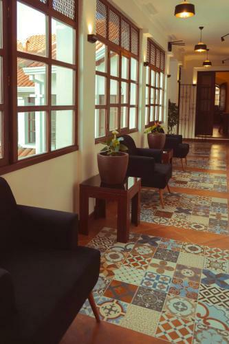 Hostal San Juan Suites