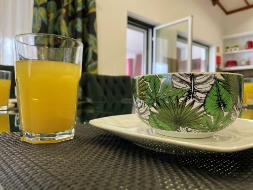 Hostal Chal� D'angra Guest House