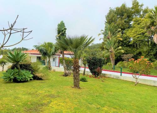 Hostal Chal� D'angra Guest House