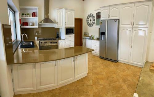 Hostal Chal� D'angra Guest House