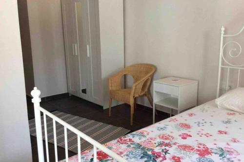 100 M To Beach, Entire Cozy Apartment With Patio