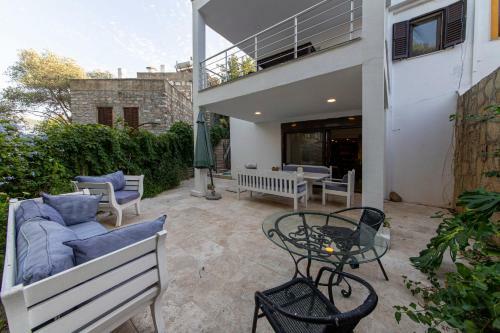 Villa Charming Duplex 2 Min Walk To Torba Beach In Bodrum