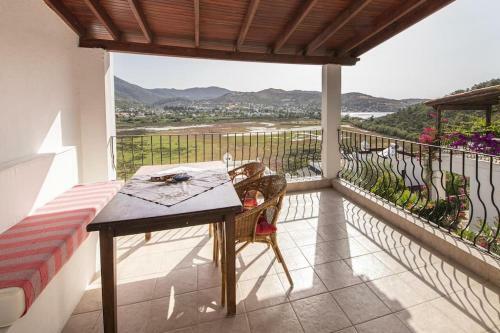 Central House With Shared Pool Near Paradise Bay In Bodrum