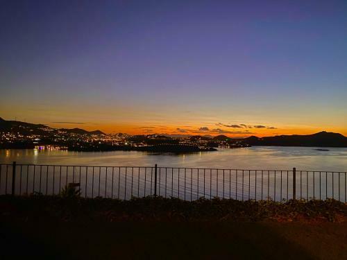 Apartamento Breathtaking Sea View With A Peaceful Garden