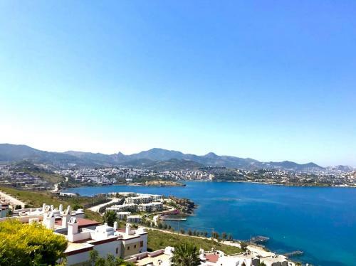 Apartamento Breathtaking Sea View With A Peaceful Garden