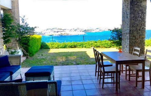 Apartamento Breathtaking Sea View With A Peaceful Garden