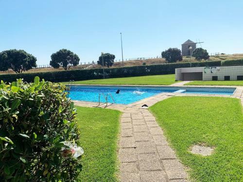 Apartment By The Sea With Pool