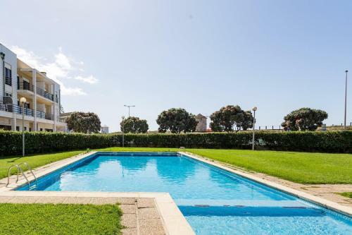 Apartment By The Sea With Pool