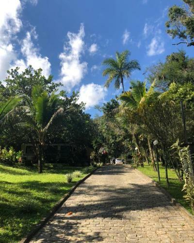 Hostal Bagatelle Hospedagem Com Cachoeira, Lago E Piscina!