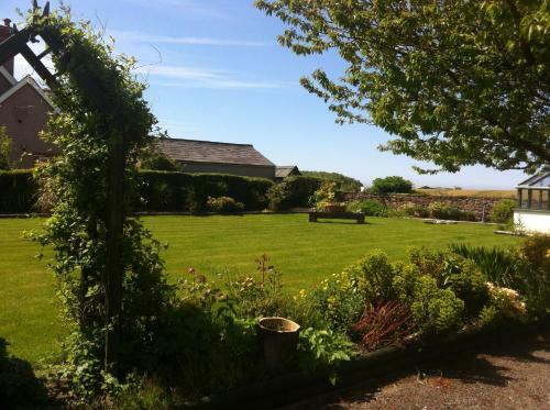 The Old School And Betty's B&B