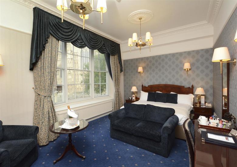 Best Western Plus Dean Court Hotel