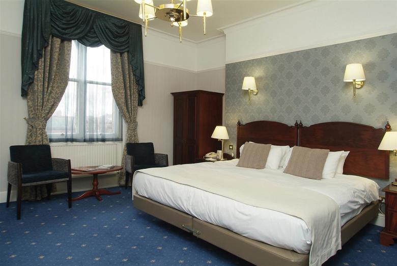 Best Western Plus Dean Court Hotel