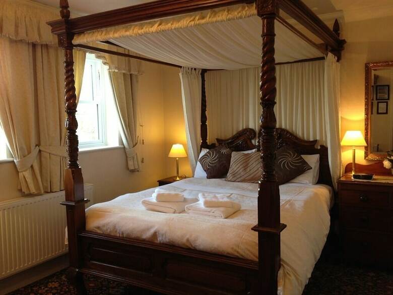 Hostal Ascot House