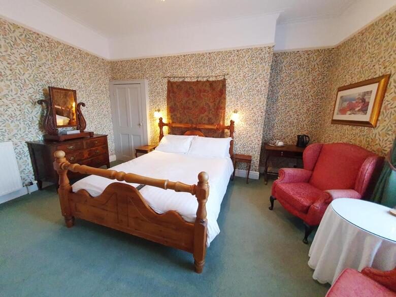 Hostal Holmwood House Guest Accommodation