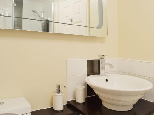 Flat 5 Victoria Bar Apts