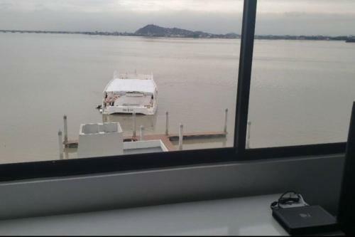 Apartamento Ecu Suites Front View Of River Exclusive Santa Ana