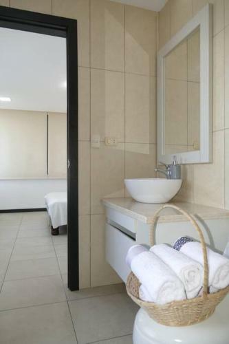 Apartamento Ecu Suites Front View Of River Exclusive Santa Ana