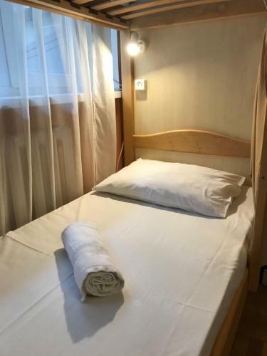 Pelican Guest House & Hostel