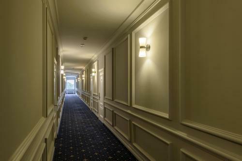 Hotel Grand Royal