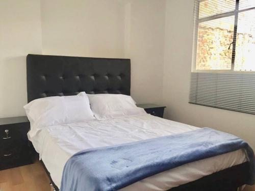Spacious 2 Bedroom Apartment Great Location (202)