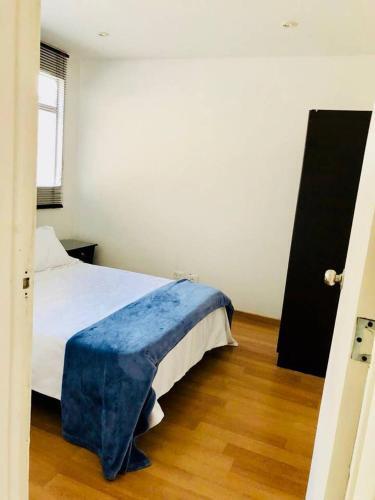 Spacious 2 Bedroom Apartment Great Location (202)