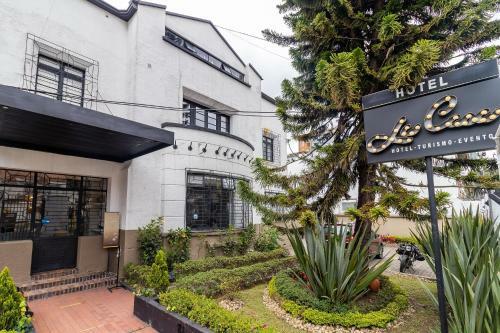 Hotel Ayenda Casa Kolping