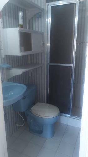 Habitaci�n Con Ba�o Privado E Iluminada Para Descansar