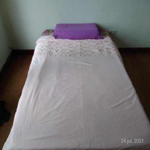 Habitaci�n Con Ba�o Privado E Iluminada Para Descansar