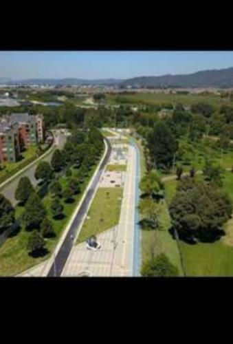 C�moda Habitaci�n En El Hermoso Ecobarrio El Cortijo