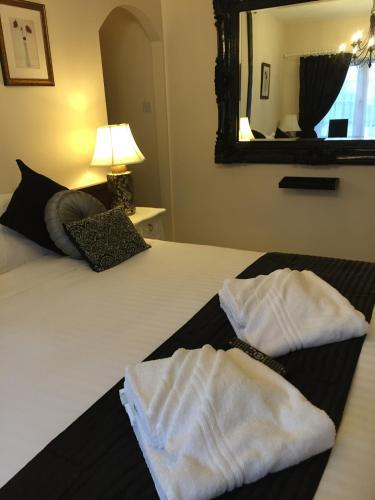 Posada Coach House Hotel